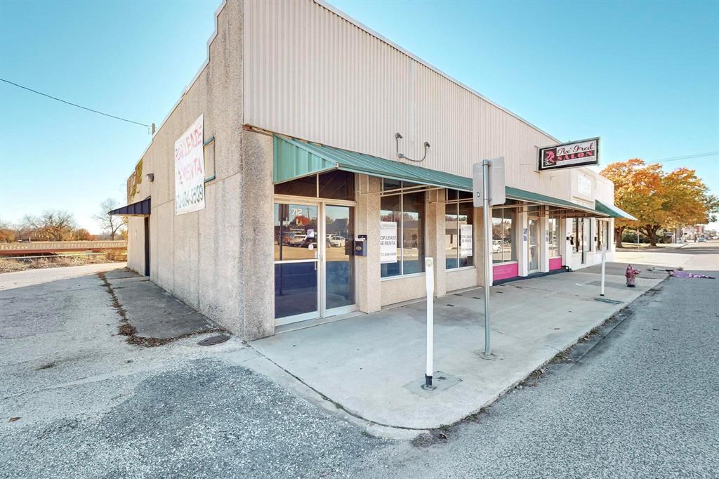 710 E California Street — photo