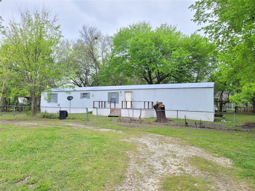 925 Redoak Drive — photo