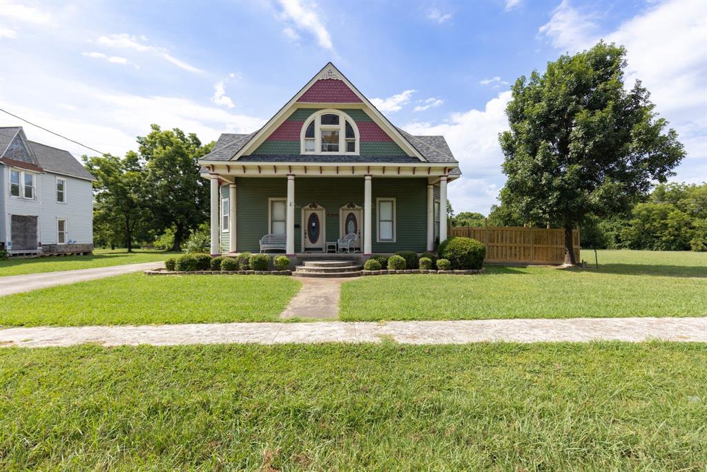 404 E Main Street — photo