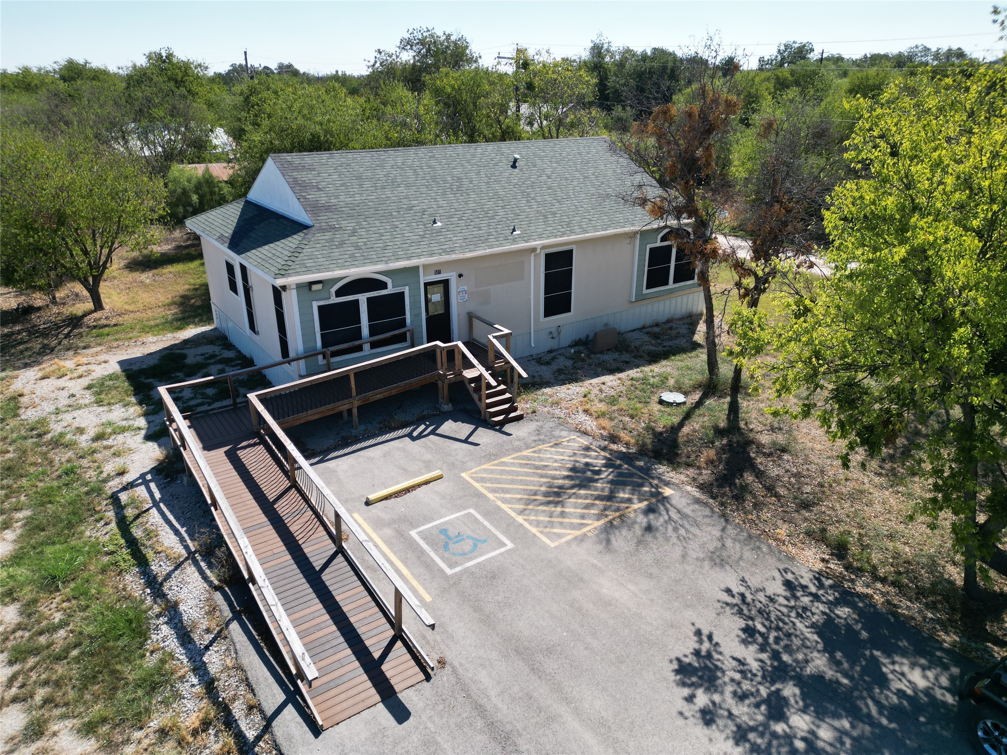 501 Peyton, Baird, TX 79504 — photo 2