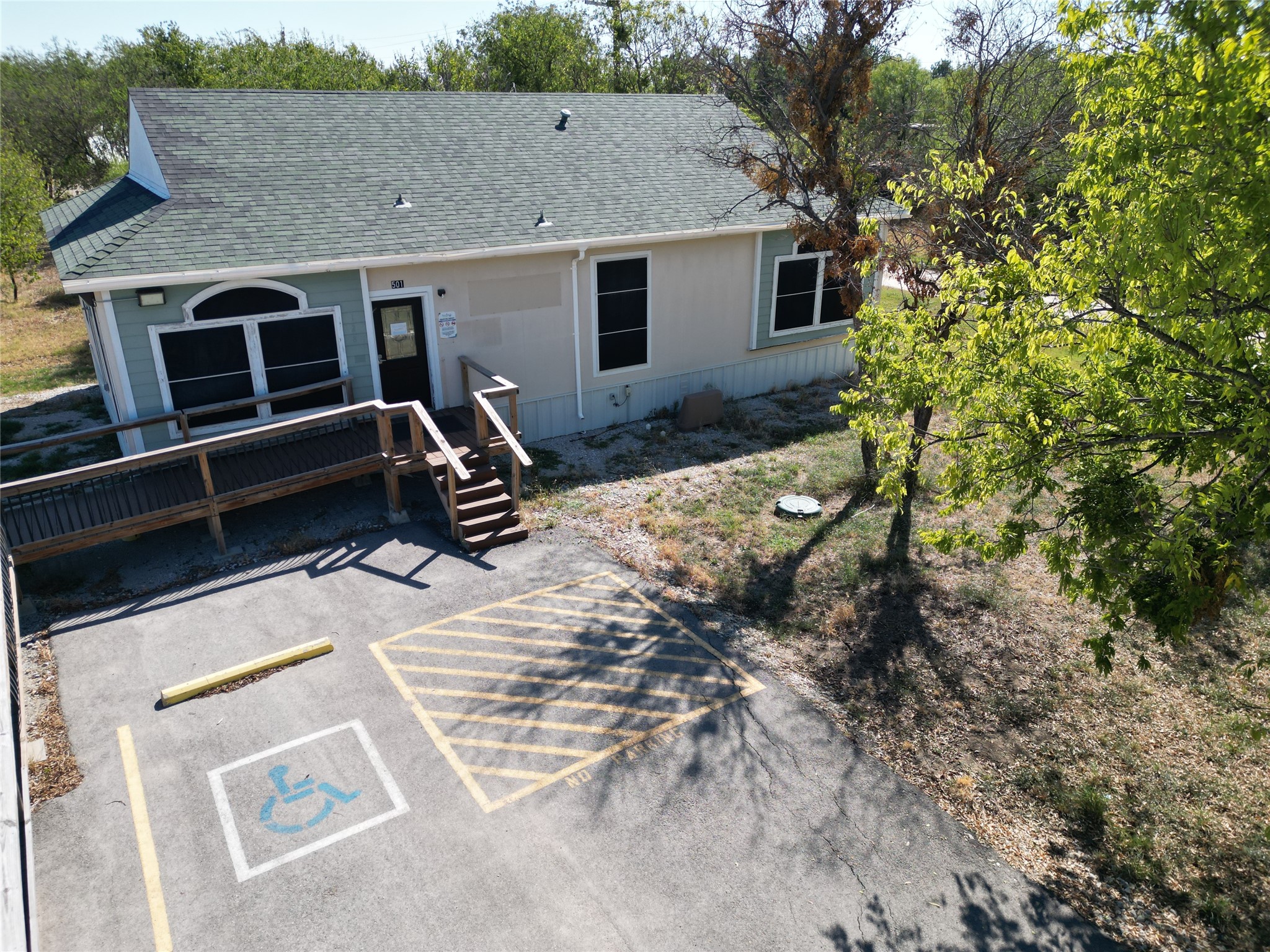501 Peyton, Baird, TX 79504 — photo 3
