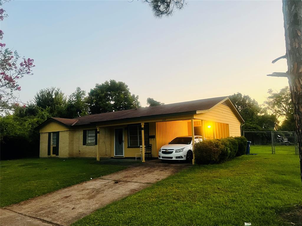1209 Crestmoor Drive — photo