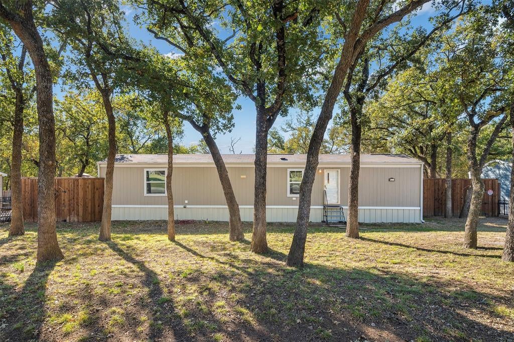 1107 Maple Drive — photo
