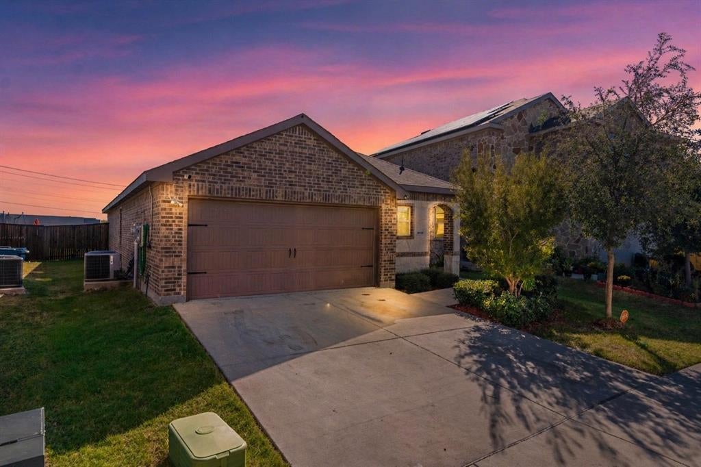 1018 Old Oaks Drive — photo