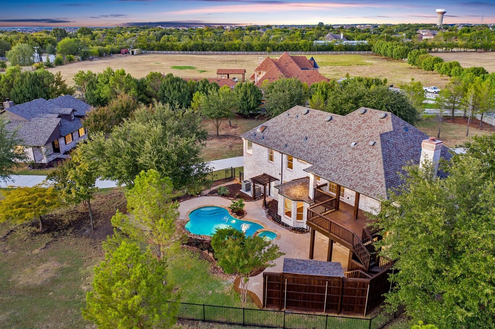 8285 Falcon Court — photo