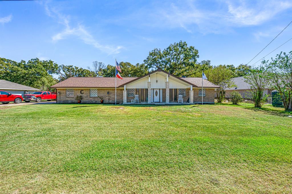 1075 Oak Ridge Drive — photo