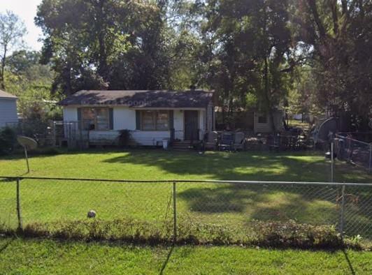 2611 Vivian Street — photo