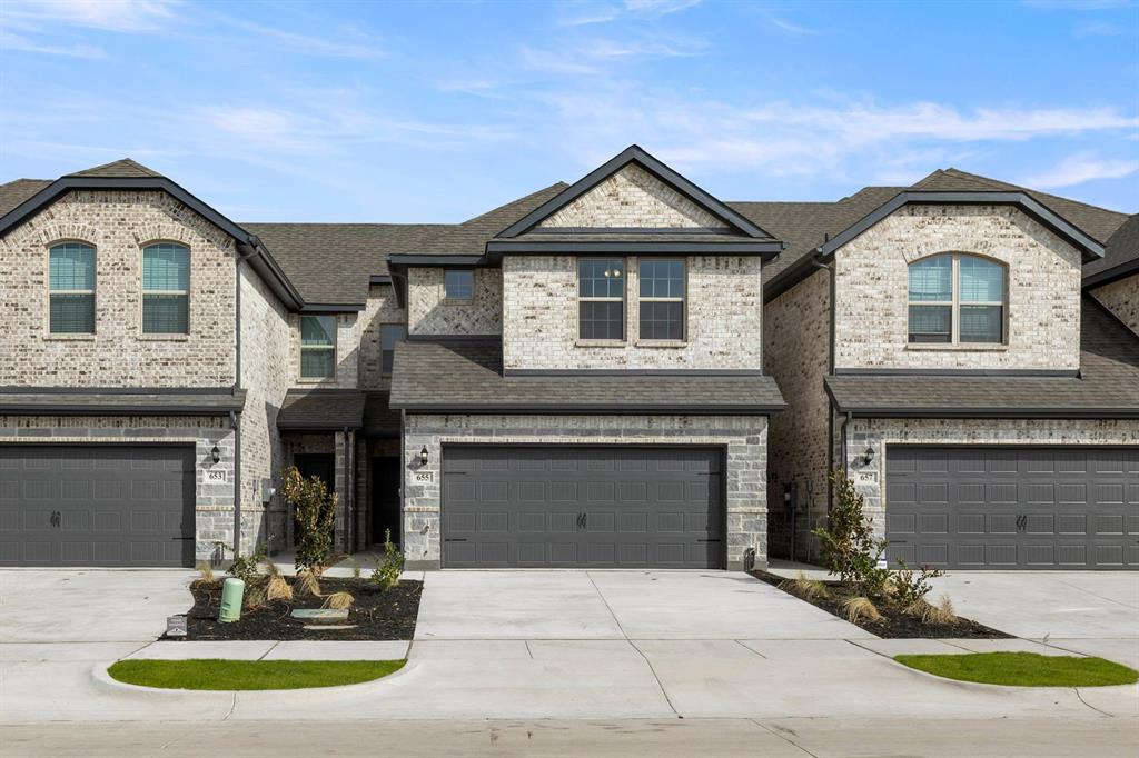 655 Sandiford Court — photo