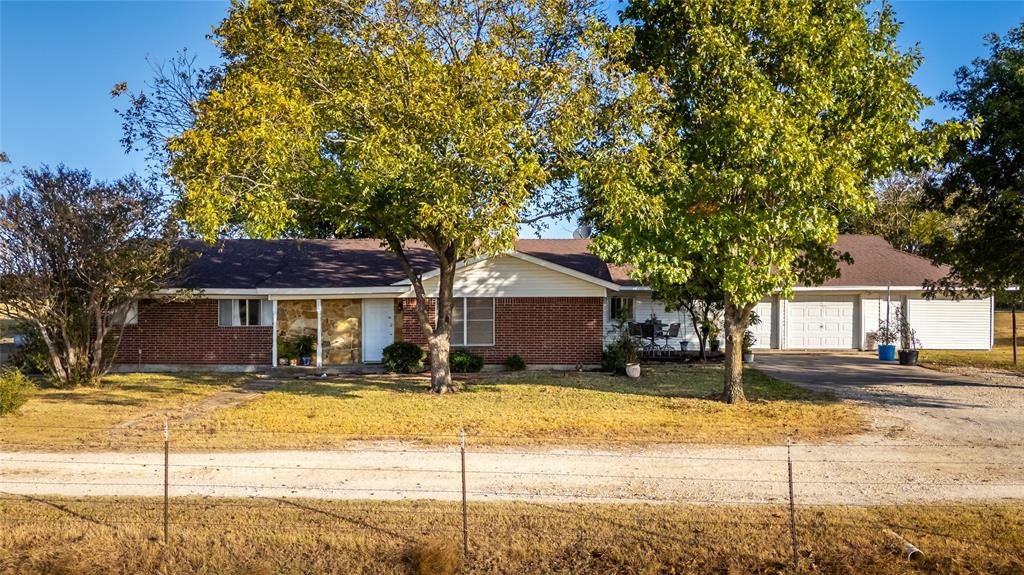 4045 County Road 212 — photo