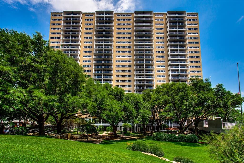 3883 Turtle Creek Boulevard 416 — photo