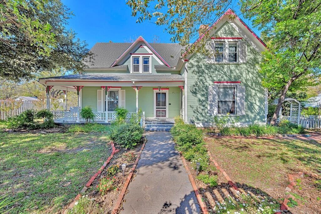 515 Hackberry Street — photo