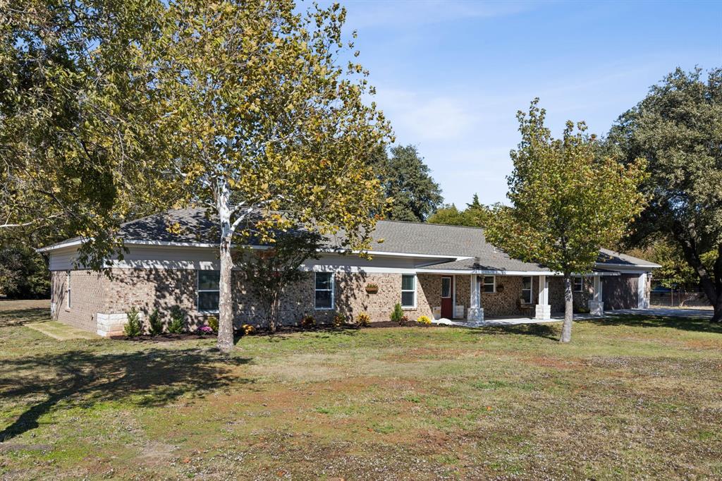 1403 Lakeview Drive — photo