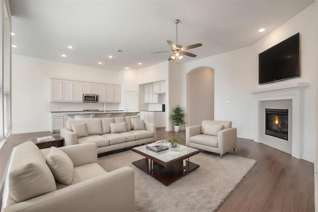 2419 Doncaster Drive — photo