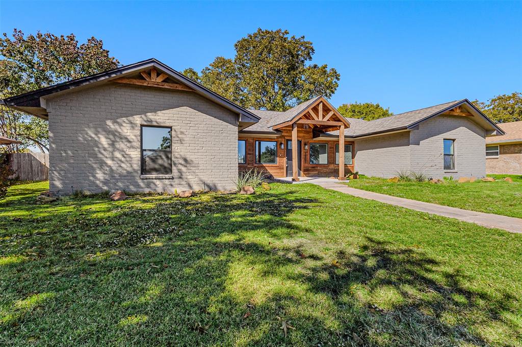1301 Pecan Valley Drive — photo