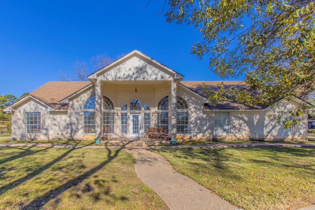 2622 Kendall Lane — photo