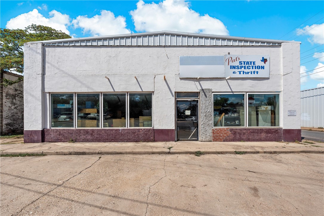 1501 Herring Avenue — photo
