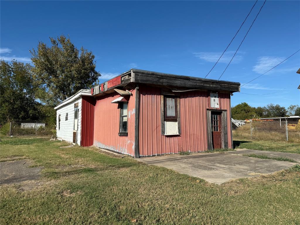 1001 E Main Street — photo