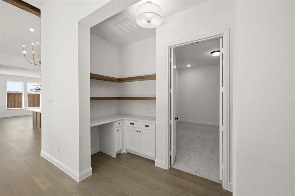4728 Hawthorn Hills Lane — photo