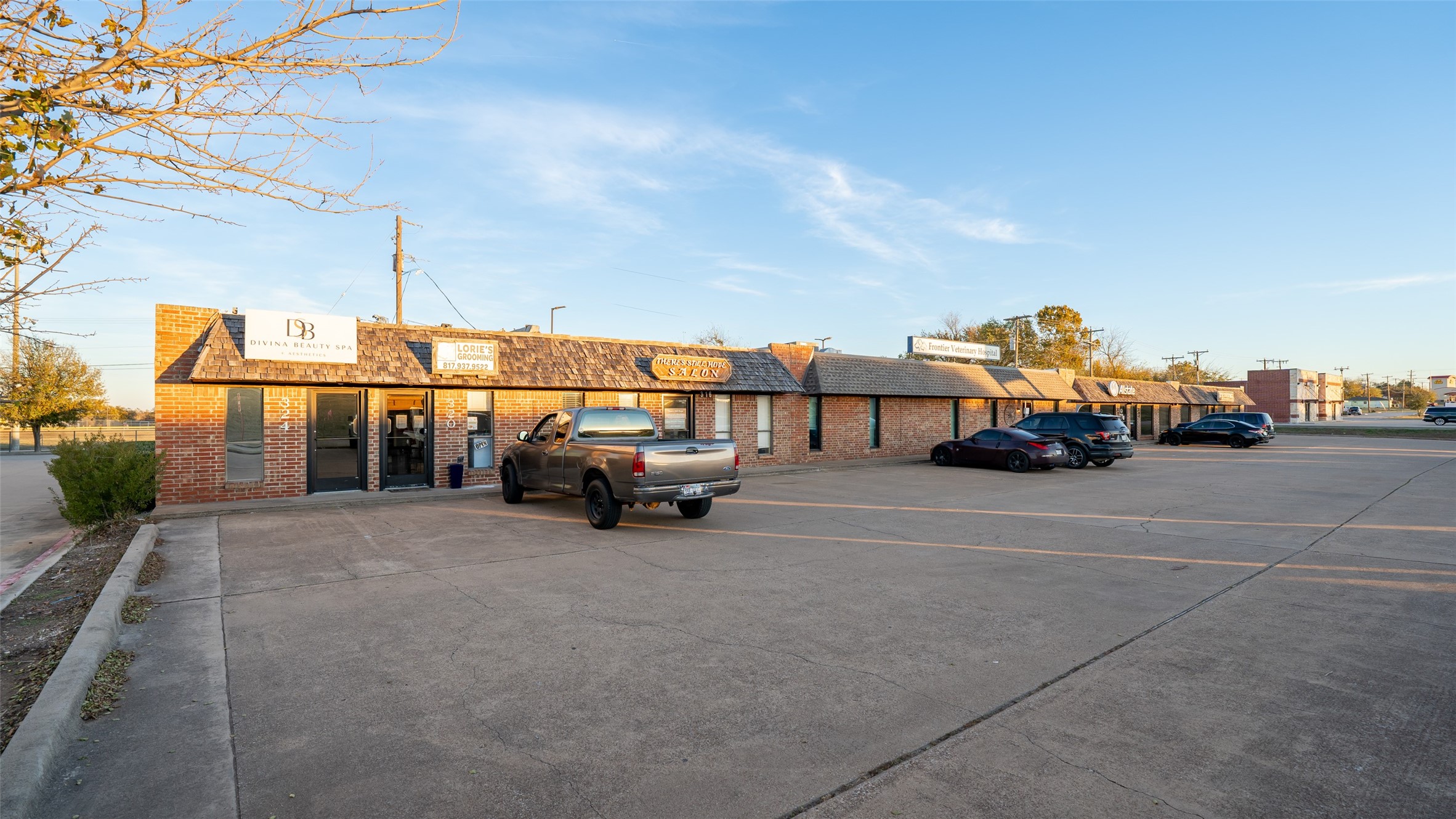 320 N Jim Wright Freeway, White Settlement, TX 76108 — photo 3