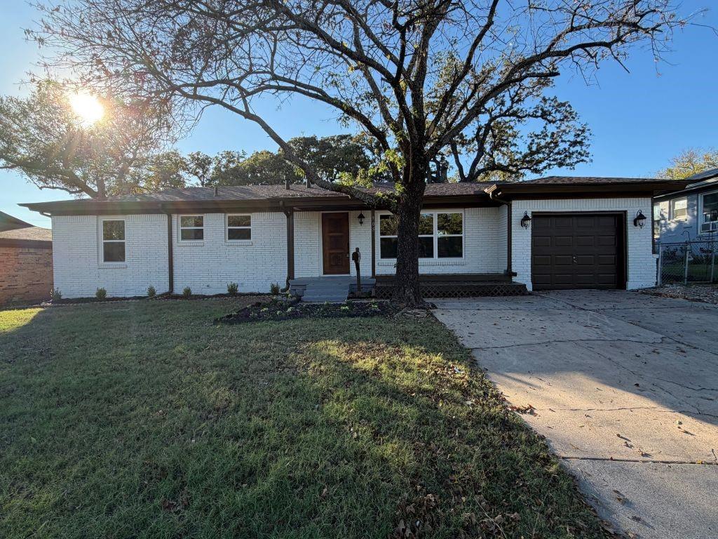 905 Brown Trail — photo