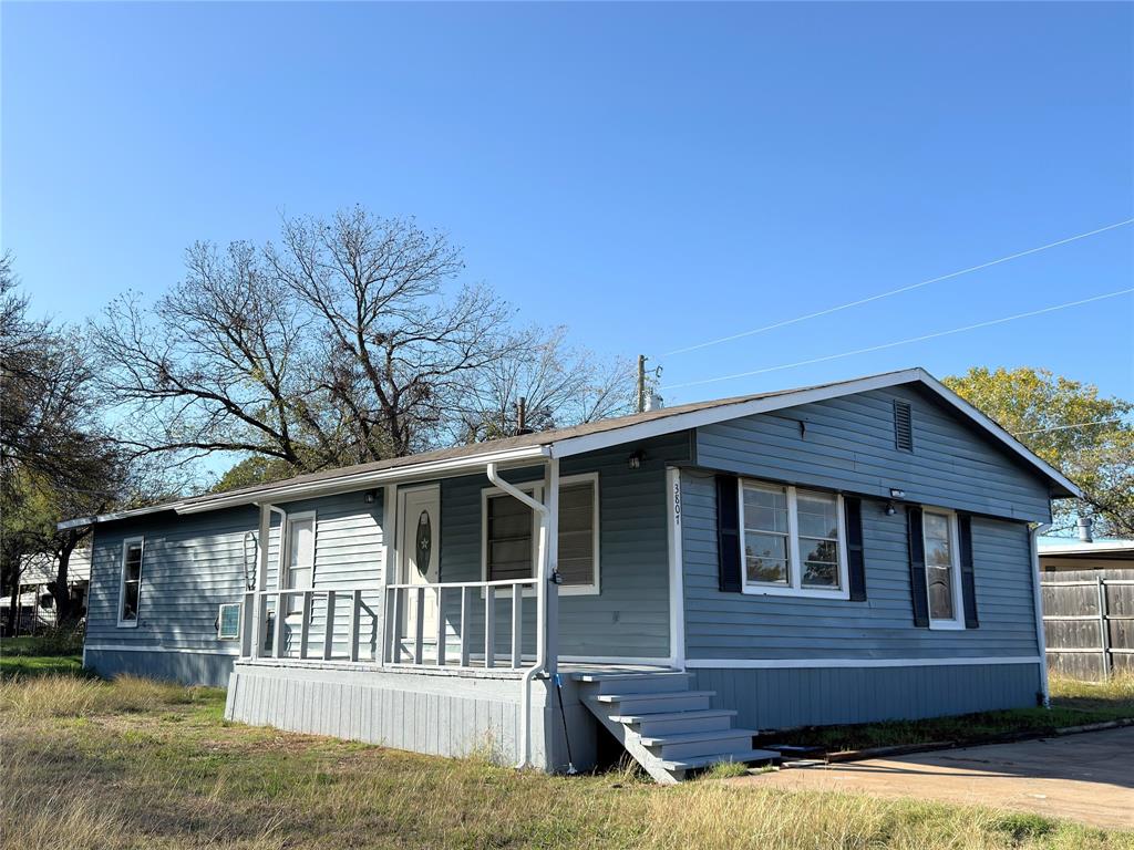 3807 Lands End Court — photo