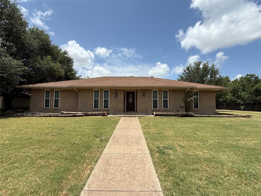 1812 Trinity Drive — photo