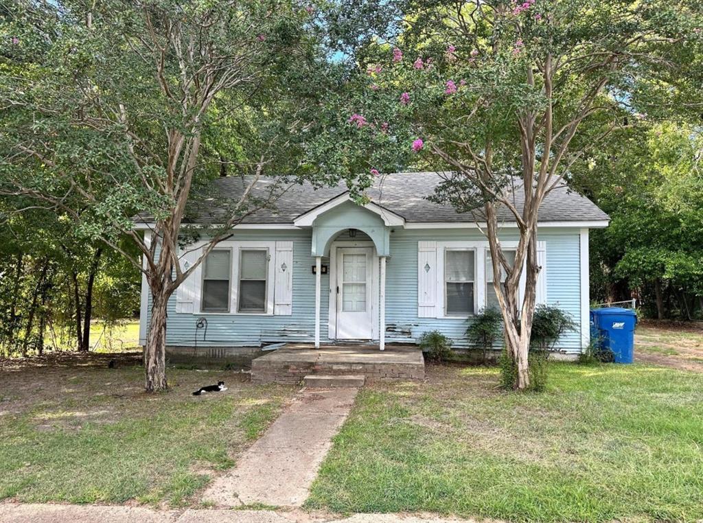 305 E Bradford Street — photo