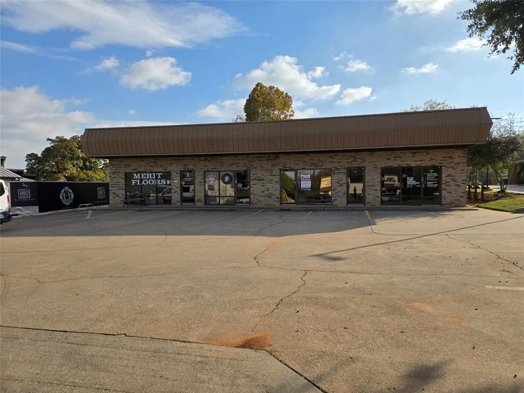 1001 W Northwest Hwy Parkway — photo