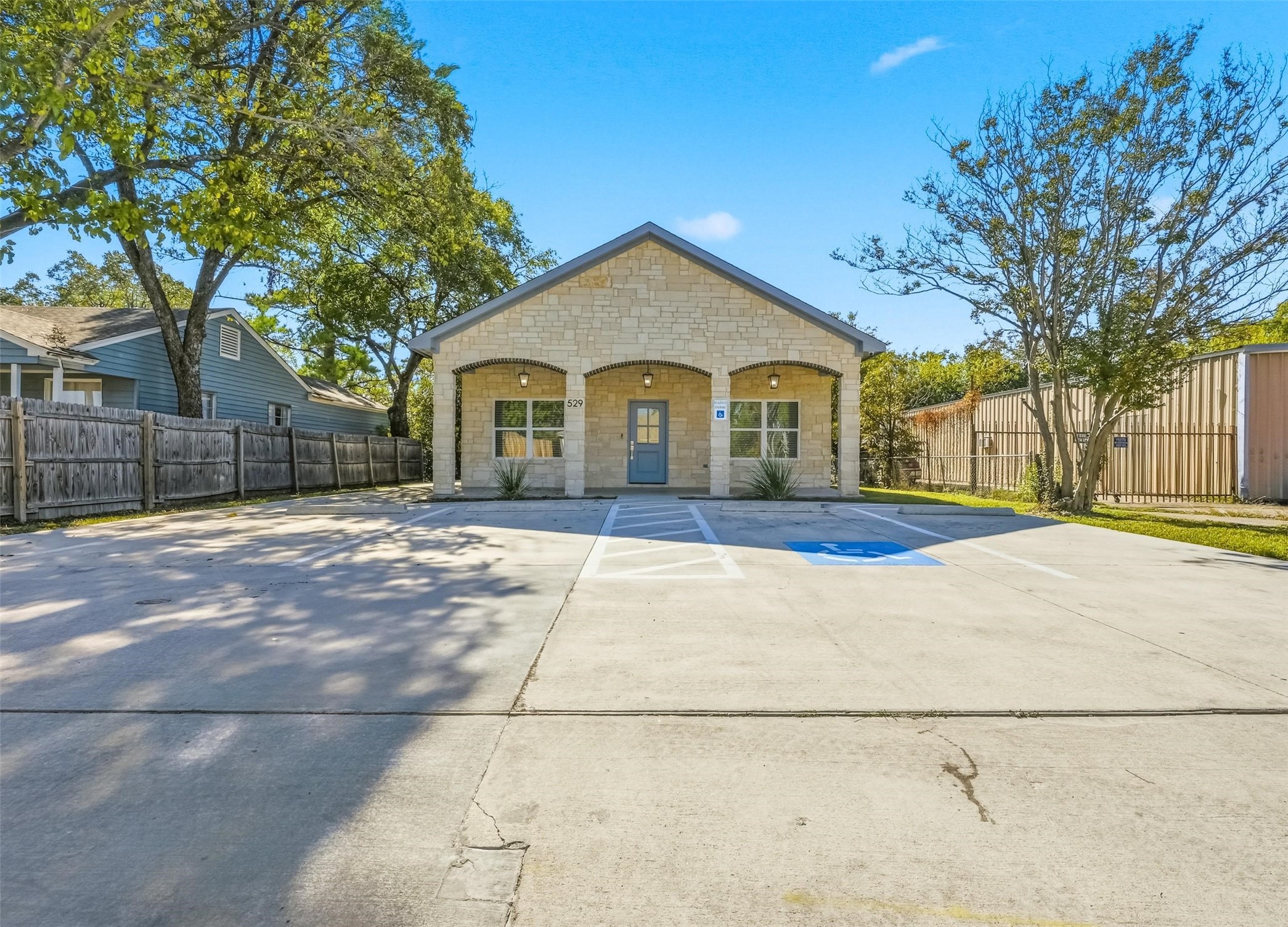 529 Austin Street — photo