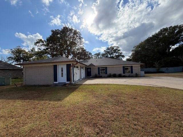 102 Newport Lane — photo