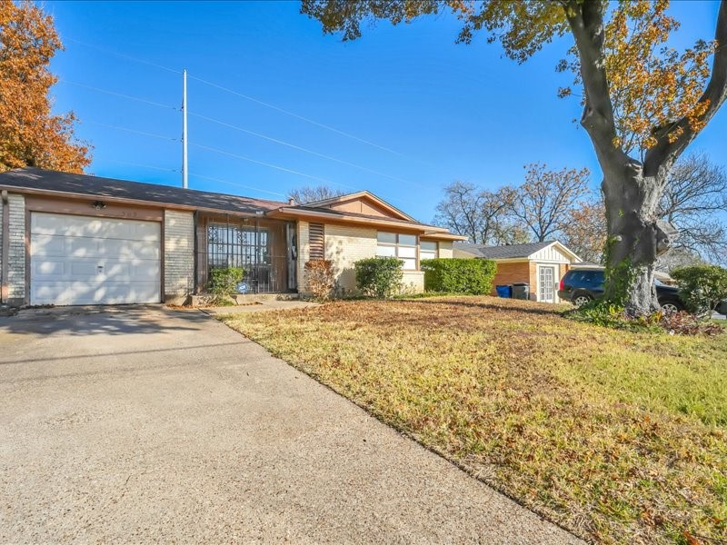 509 Bluewood Drive — photo