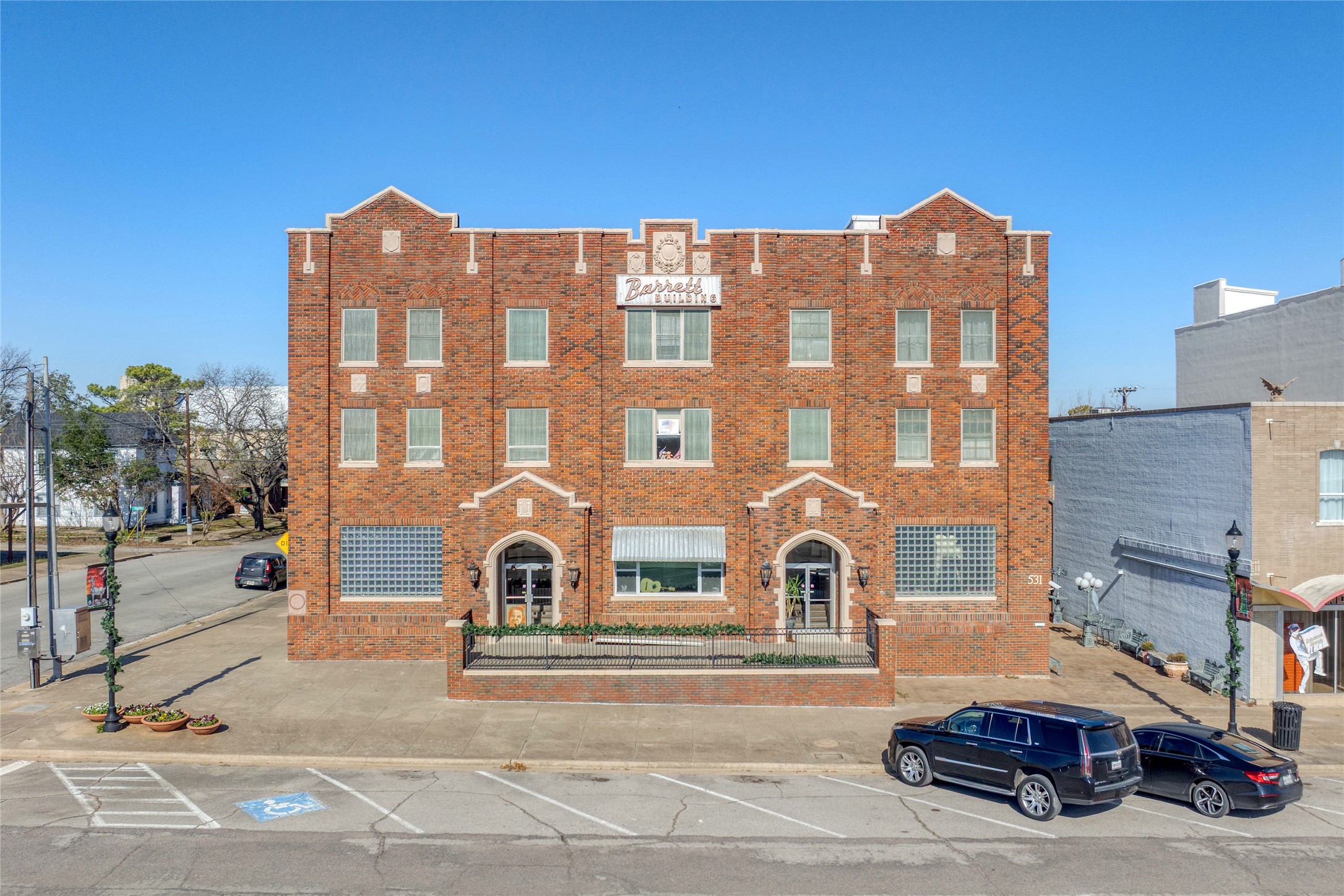 531 W Main Street — photo