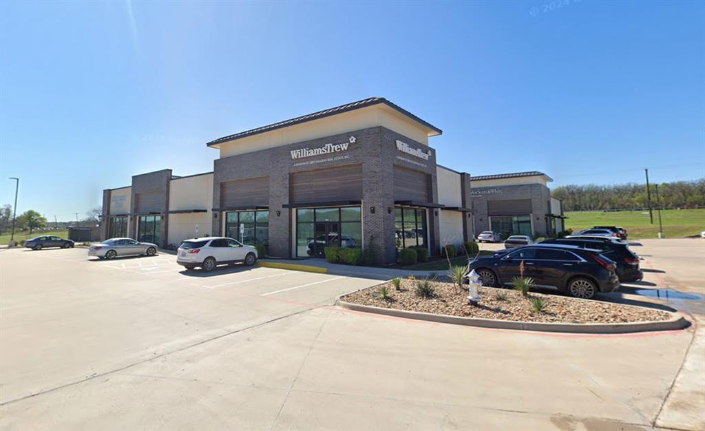 400 Shops Boulevard — photo