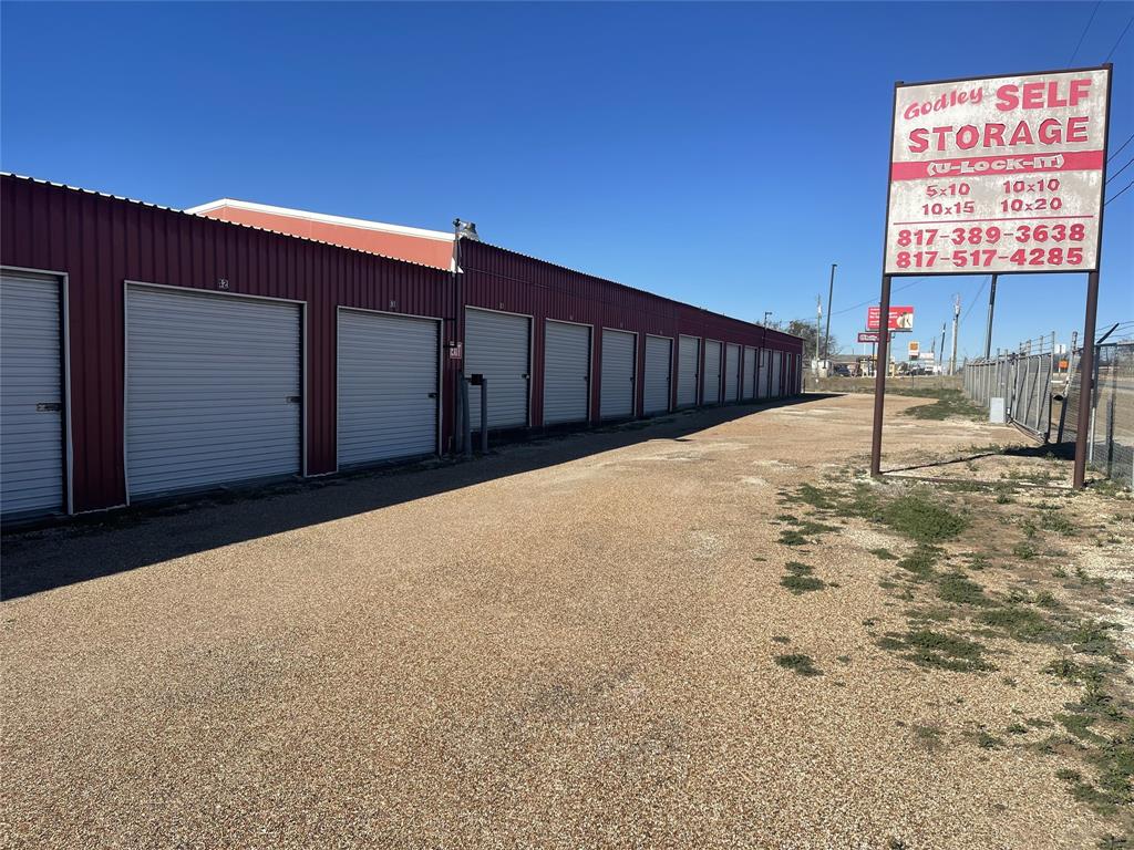 8813 N Highway 171 — photo
