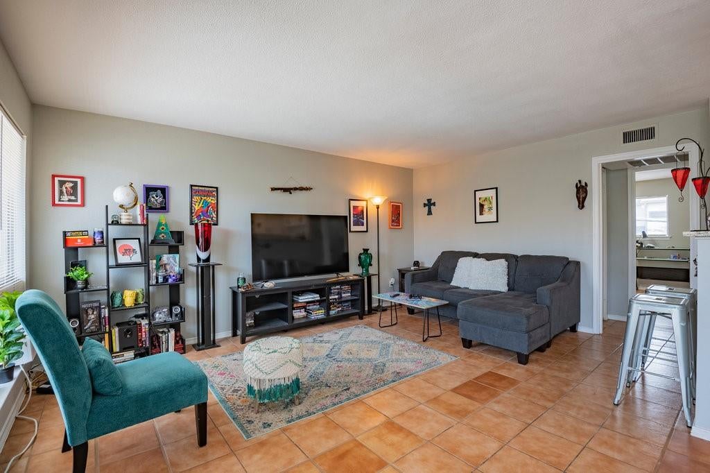 5000 Bowser Avenue 211 — photo
