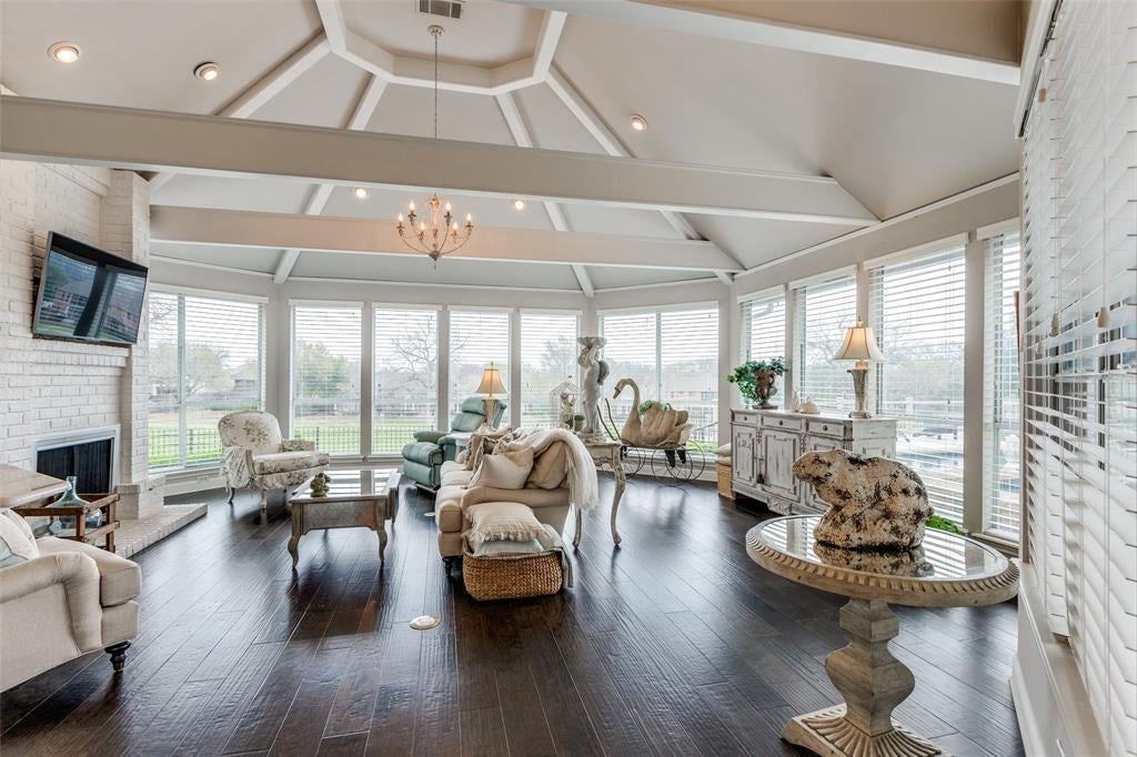 1410 Lakewood Drive — photo