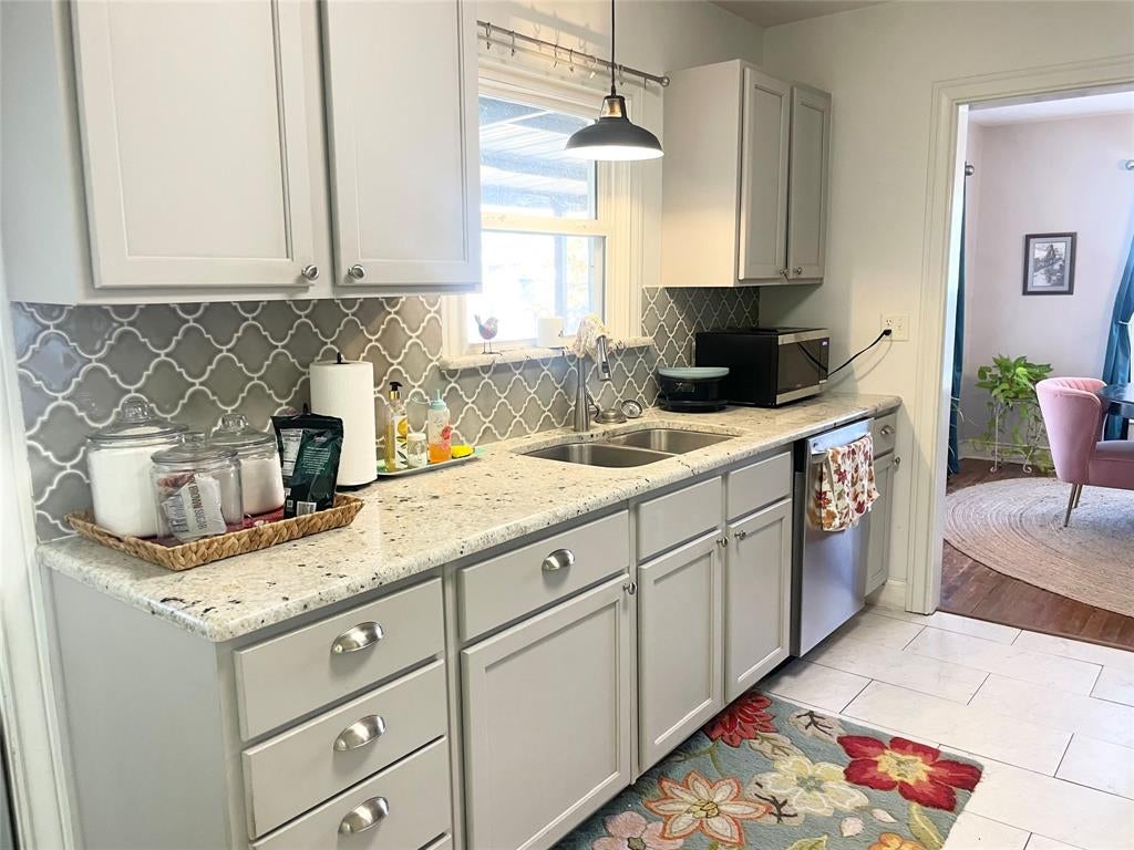 1208 Carolina Street — photo