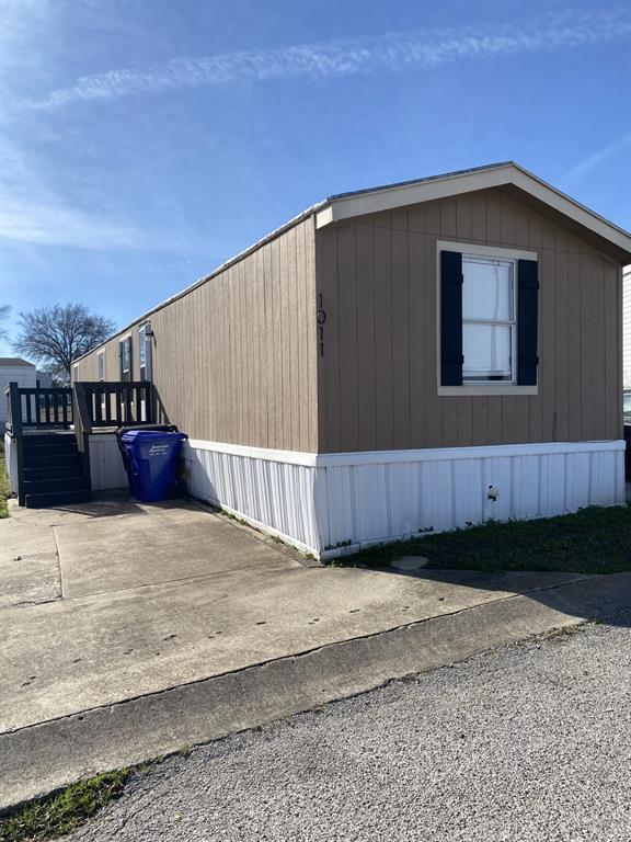 1011 Lavon Court — photo