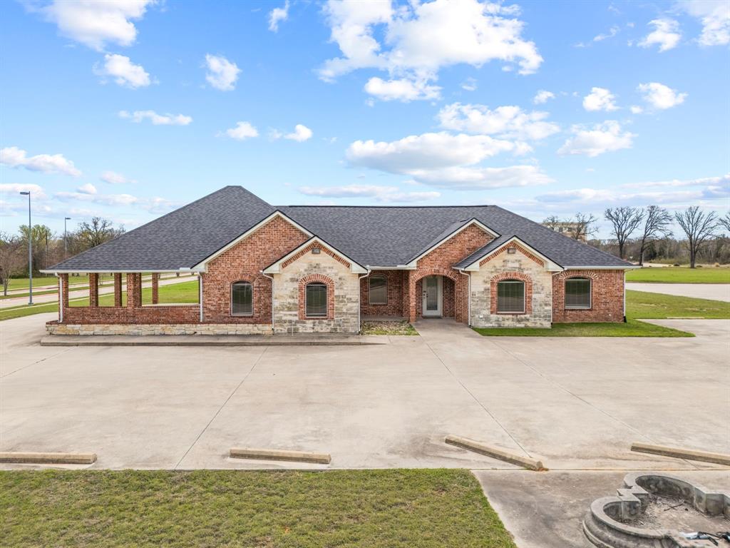 401 Center Court Drive — photo