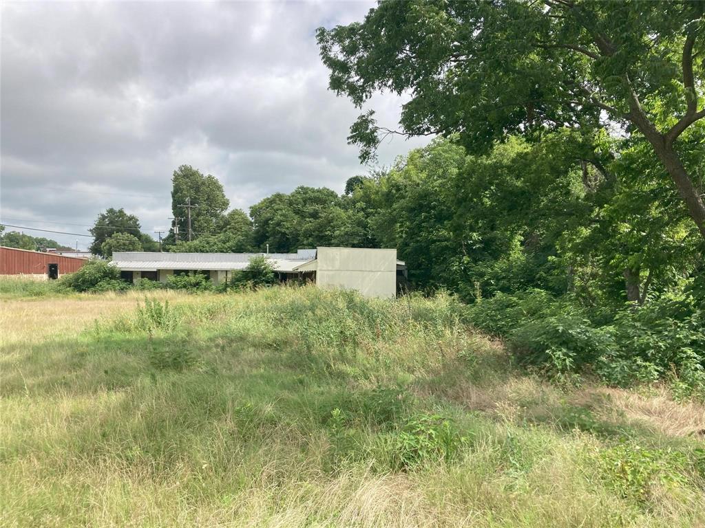 100 N Parkway Drive — photo