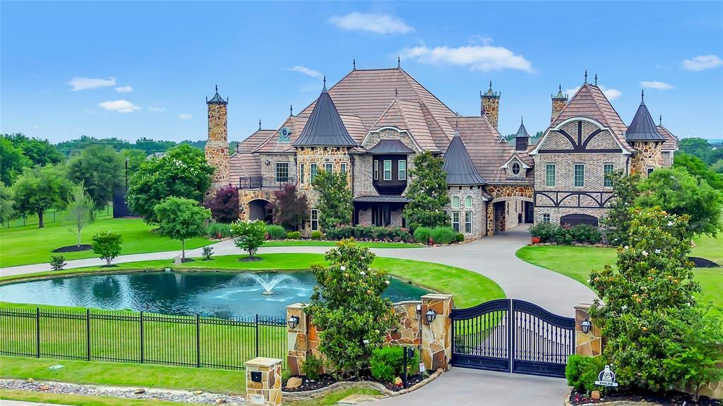 2601 Twelve Oaks Lane — photo
