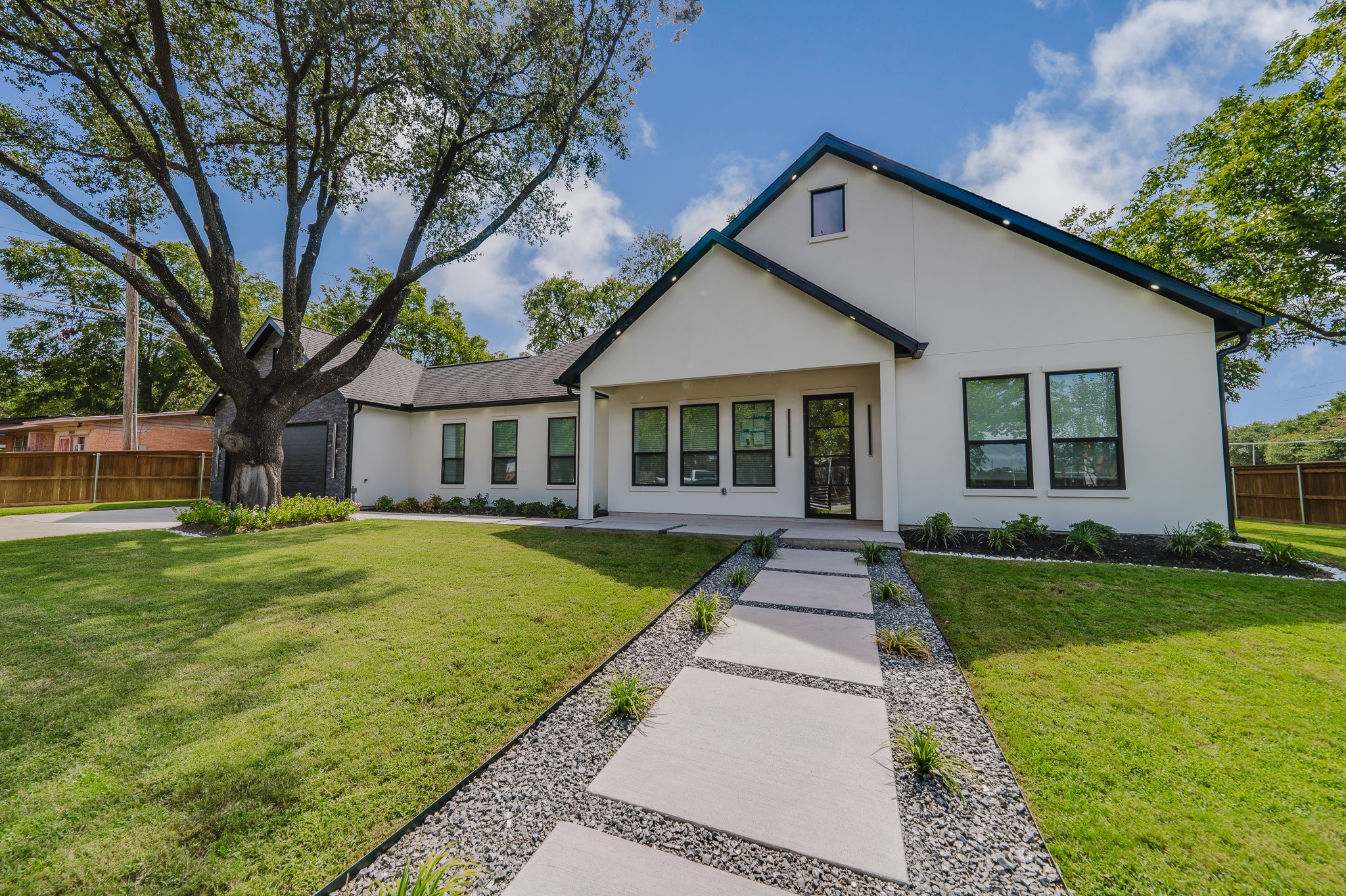 9842 Webb Chapel Road — photo