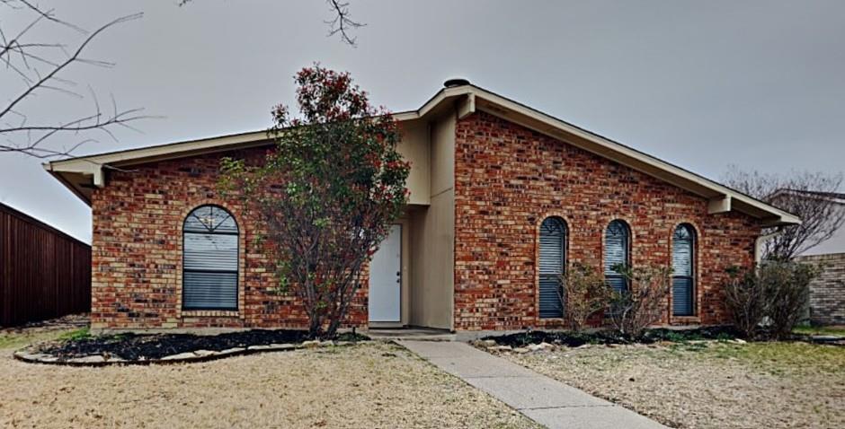 745 Cambridge Drive — photo