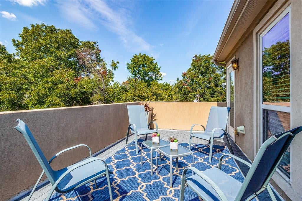 6333 Richmond D — photo