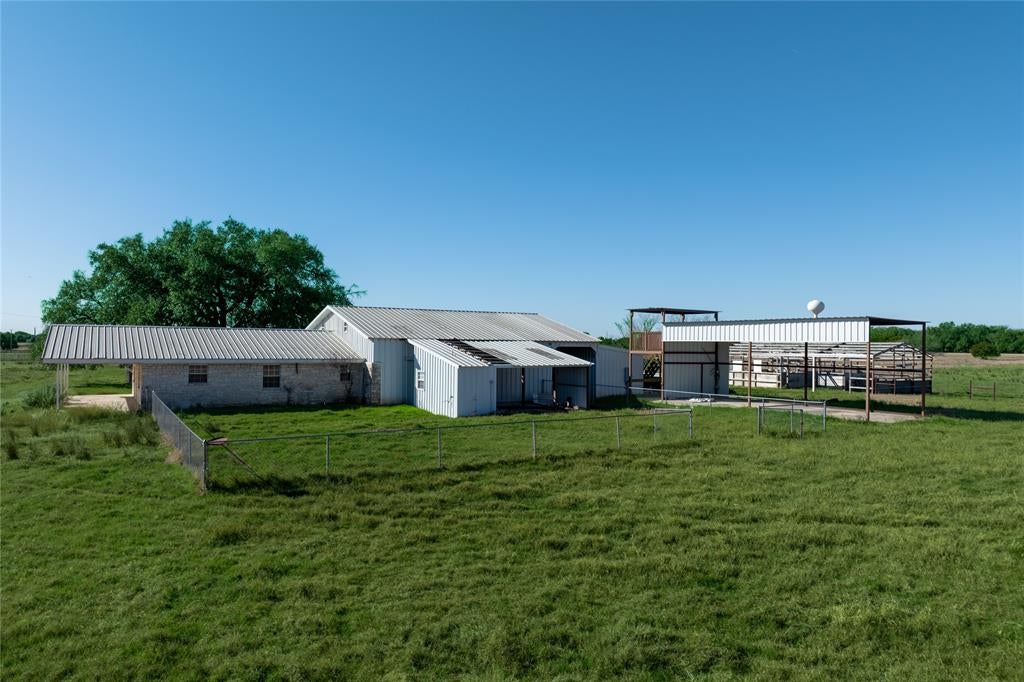 6862 FM 2484 — photo