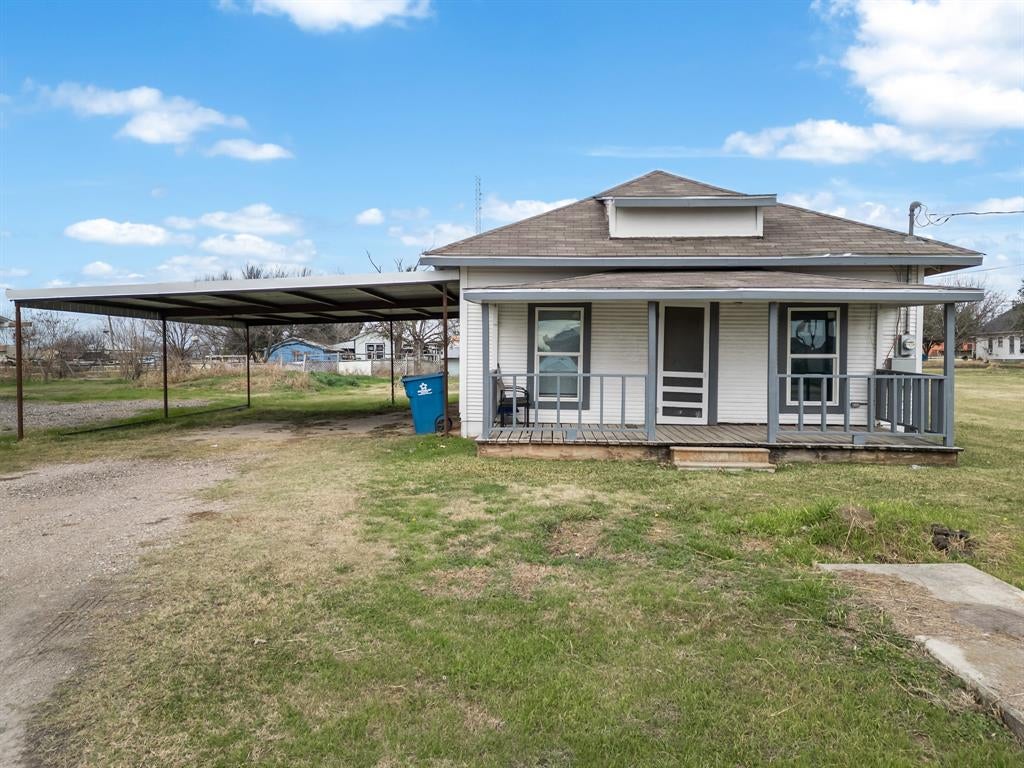 Home in Malone, TX 76660 — photo 3