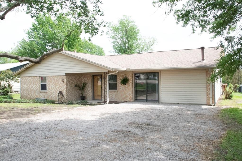 521 FM 2838 — photo