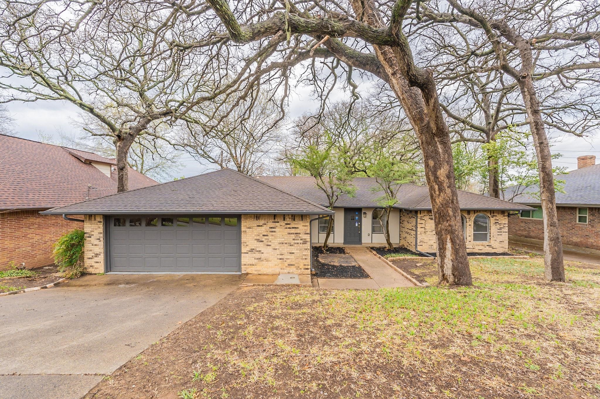 2105 Castle Oaks Drive — photo