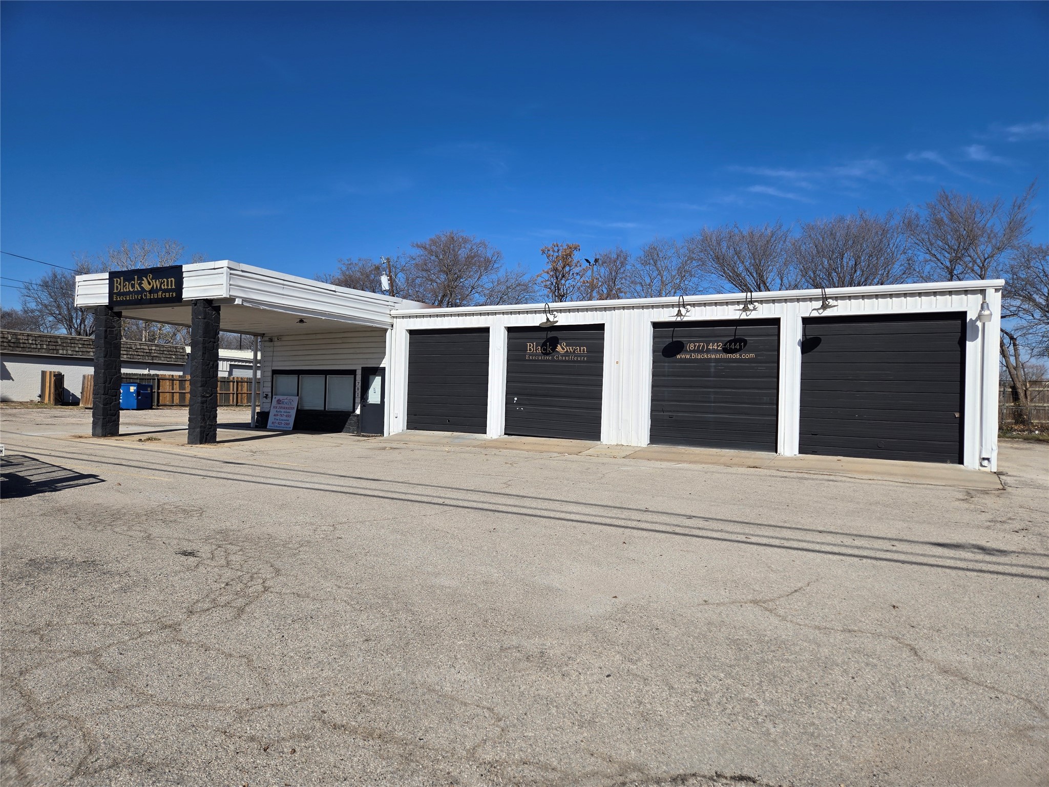 701 E Dallas Road — photo
