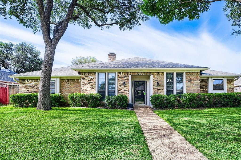 1202 E Berkeley Drive — photo